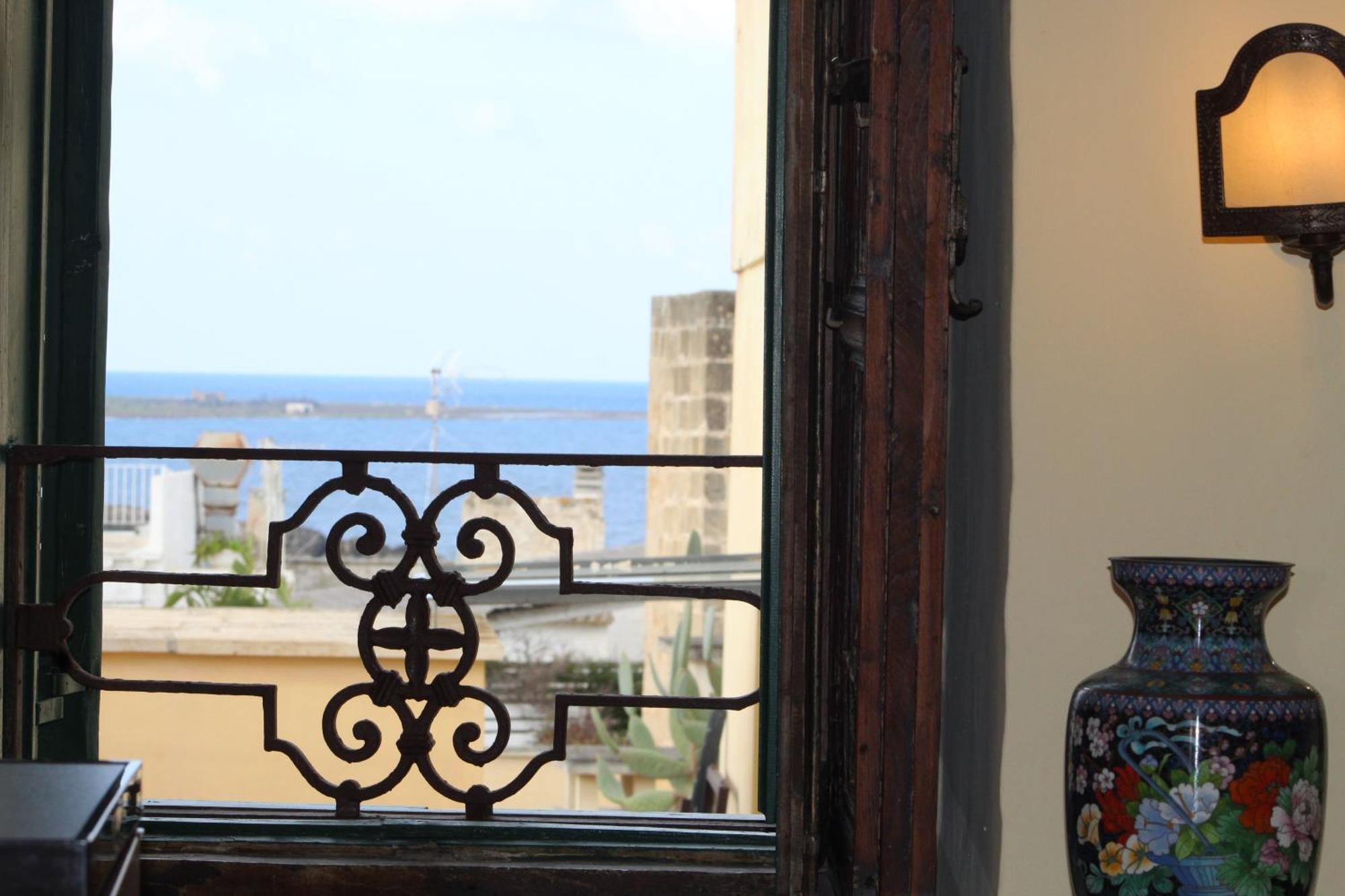 Palazzo Senape De Pace Bed & Breakfast Gallipoli Exterior photo