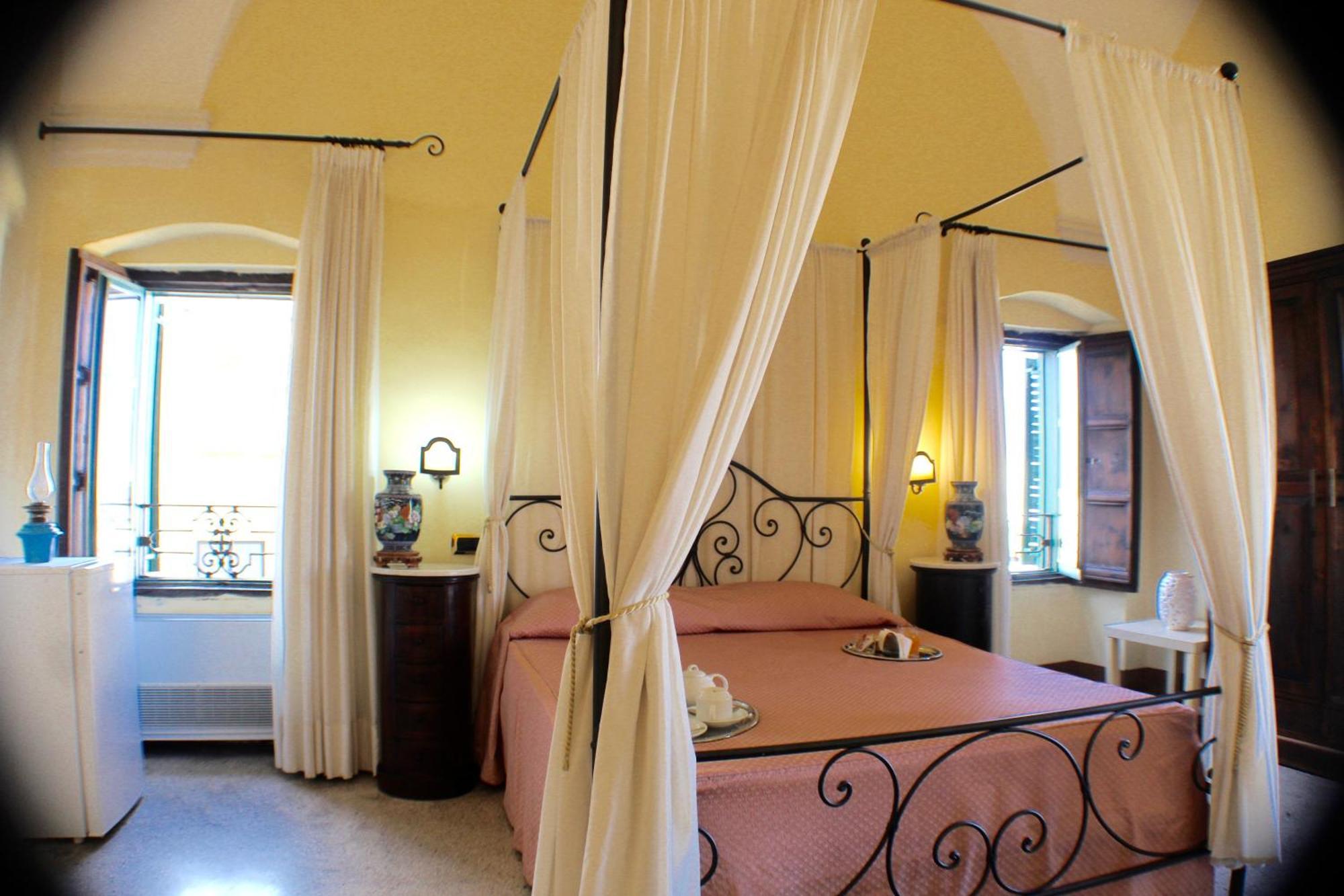 Palazzo Senape De Pace Bed & Breakfast Gallipoli Exterior photo